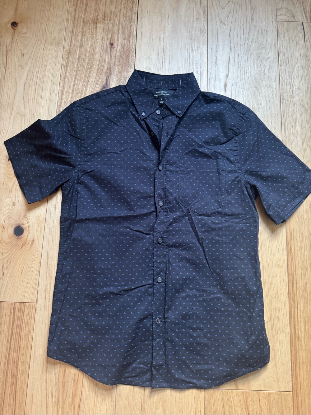 Banana Republic Short Sleeve Navy Button-Down with Subtle Dot Pattern